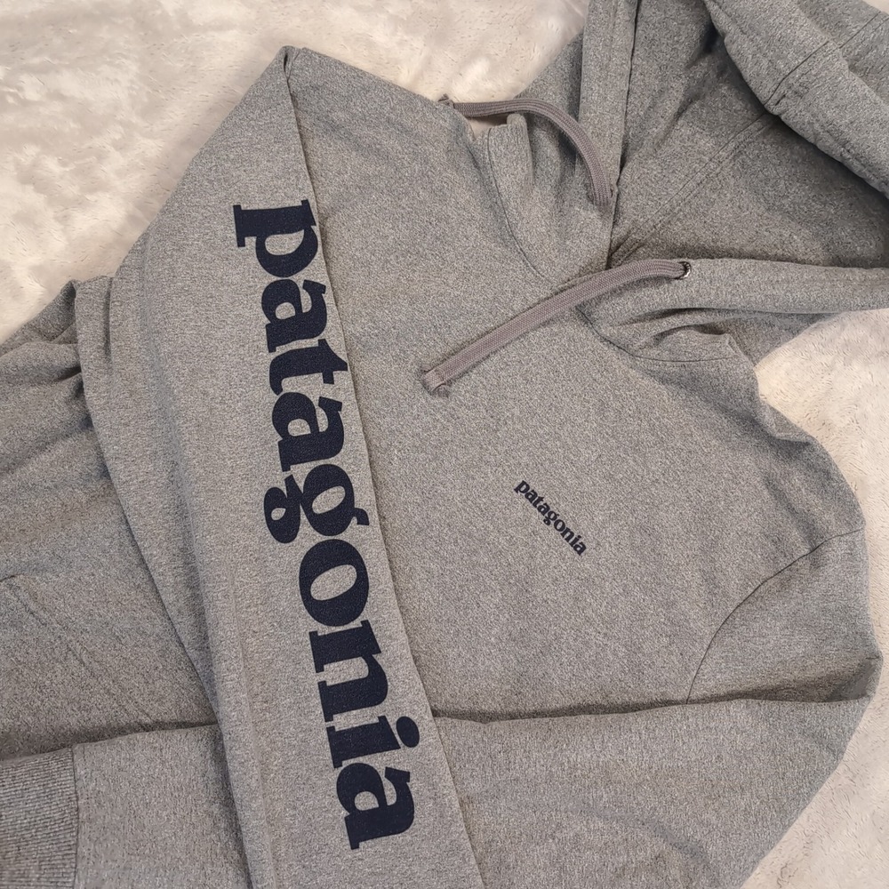 Patagonia Uprisal Hoodie Mens Medium Gray Excellent Text Logo Sleeve Pullover